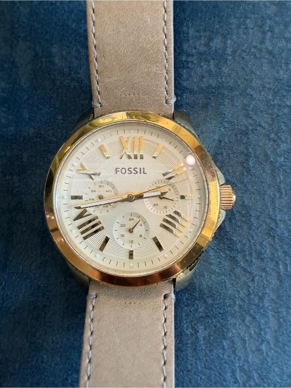 Fossil Women’s Taupe Genuine Leather Strap Watch with Gold Case